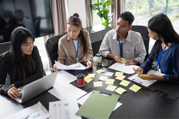 Manage Various Virtual Assistants Around A Table