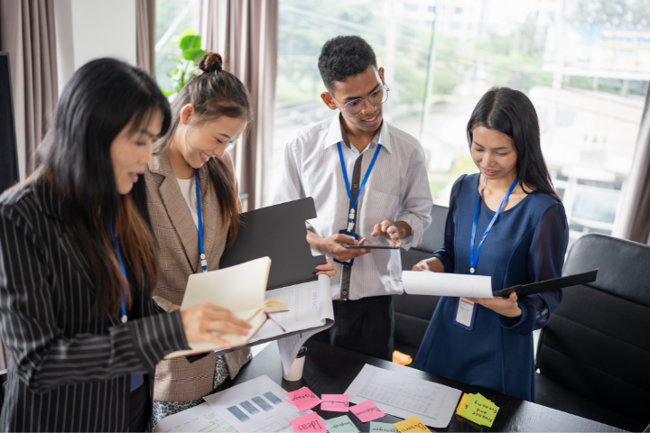 Manage Various Virtual Assistants As A Team