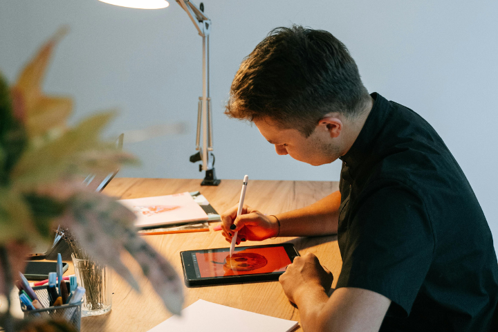 Virtual Graphic Designer James Working