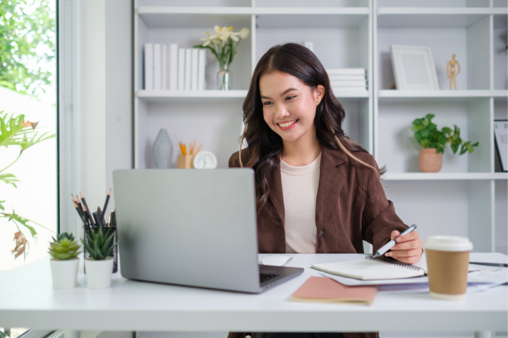 Employing A Admin Assistant Vs Office Manager
