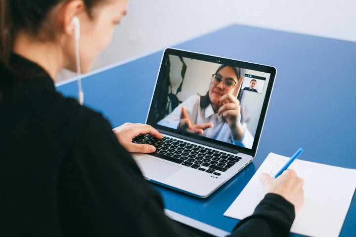 Online Meeting Structured Around An Online Meeting Agenda