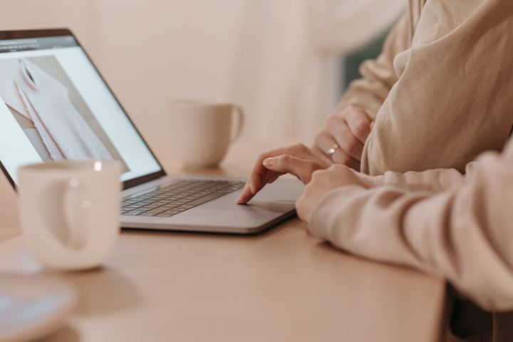 Low Cost Virtual Assistant Doing Online Tasks