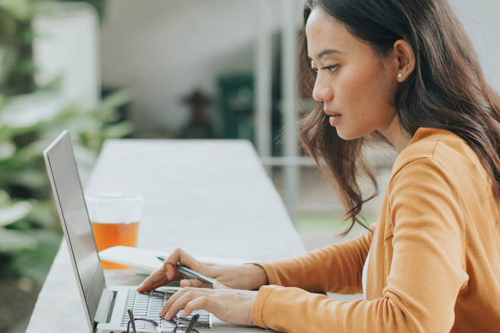 Virtual Assistant Vs Virtual Associate With Woman Working