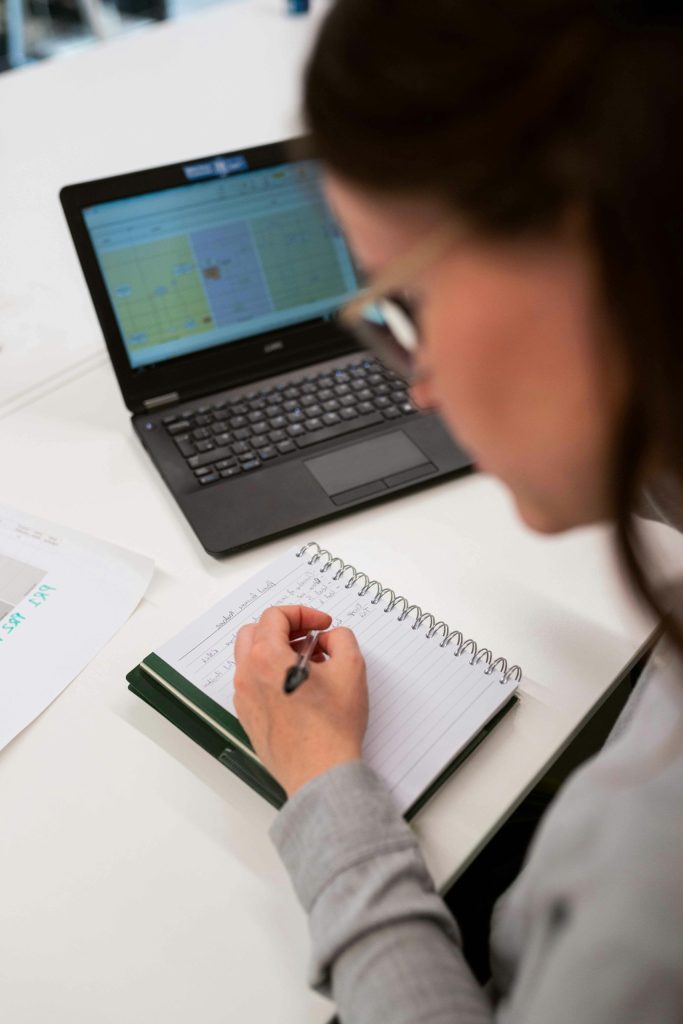 Virtual Research Assistant Making Notes