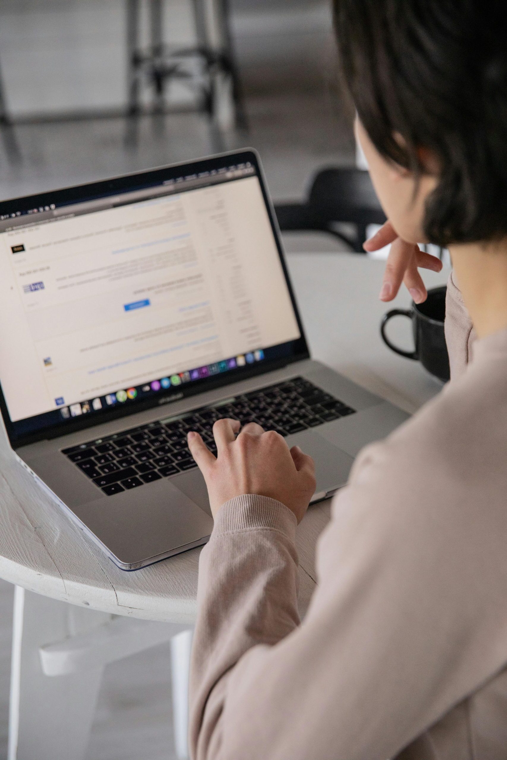 SEO virtual assistant working on a project on a MacBook