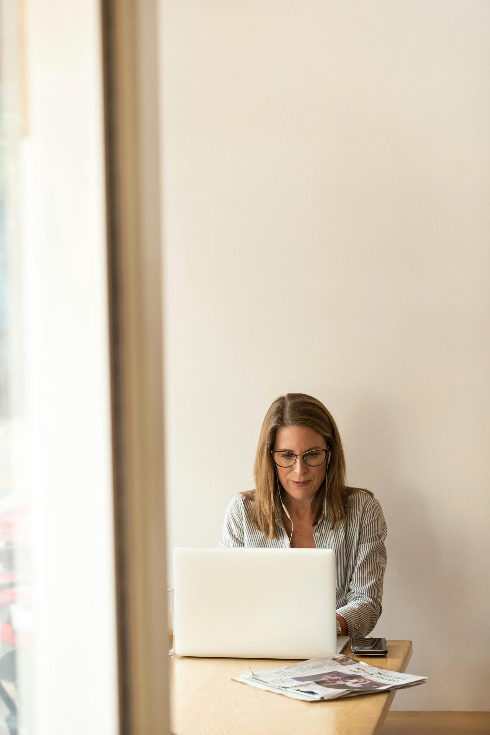 Email management virtual assistant at work organizing a client's inbox